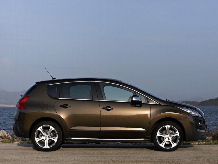Side windows lower chrome trim Peugeot 3008 (09-13)