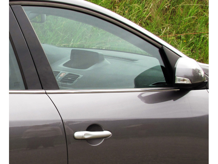 Side windows lower chrome trim Renault M&eacute;gane III 08-12 Renault M&eacute;gane III phase 2 12-13 Renault M&eacute;gane III phase 3 13-21
