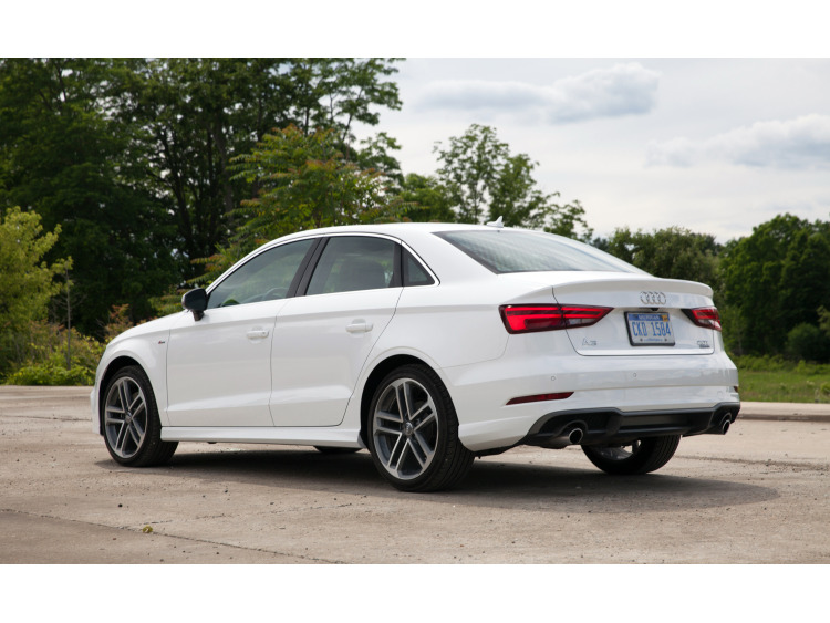 Trunk chrome trim Audi A3 S&eacute;rie 1 Phase 2 00-03 Audi A3 S&eacute;rie 3 Limousine 13-16 Audi A3 S&eacute;rie 3 Phase 2 16-26 Audi A3 S&eacute;rie 3 Phase 2 Limousine 16-26 Audi A3 S&eacute;rie 3 Phase 2 Sportback 16-26 Audi A3 S&eacute;