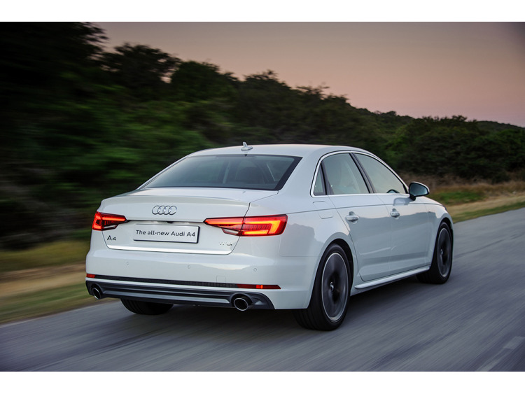Trunk chrome trim Audi A4 s&eacute;rie 4 15-26