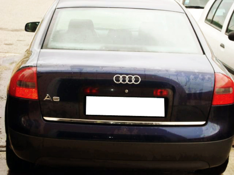 Trunk chrome trim Audi A6 S&eacute;rie 2 97-01 Audi A6 S&eacute;rie 2 Avant 97-05 Audi A6 S&eacute;rie 2 Phase 2 01-04 Audi A6 S&eacute;rie 2 Phase 2 Avant 01-05