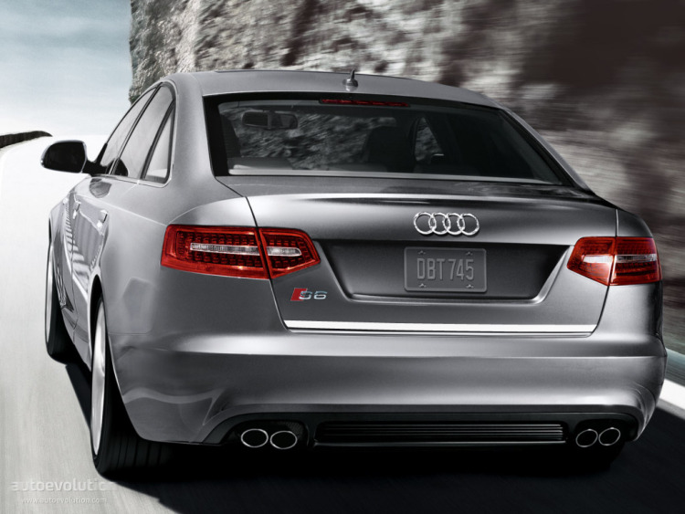 Trunk chrome trim Audi S6 08-26