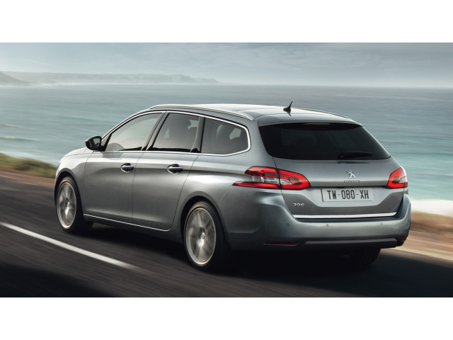 Trunk chrome trim Peugeot 308 II SW 1421