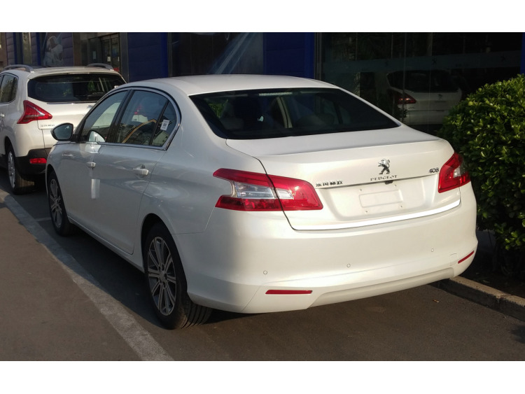 Trunk chrome trim Peugeot 408
