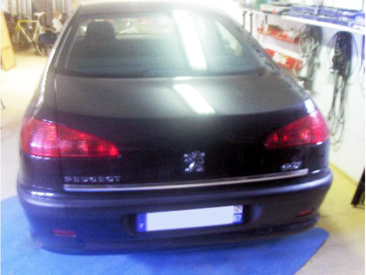 Trunk chrome trim Peugeot 607