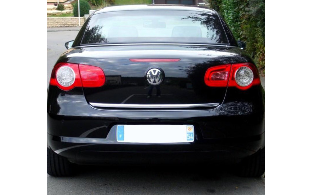Trunk chrome trim
